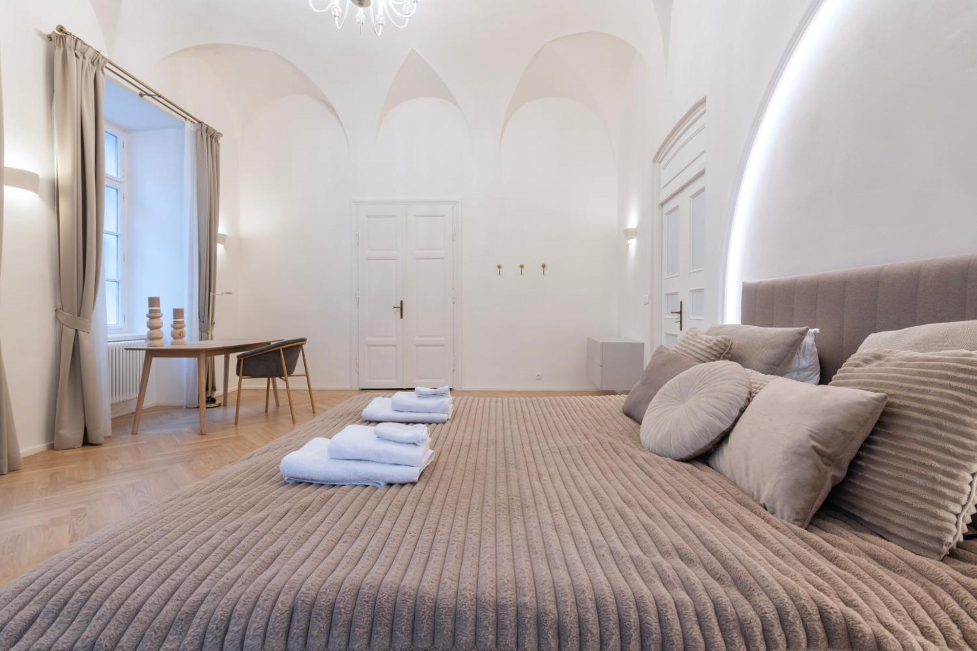 Arch Iv. Apartment Praha Bagian luar foto